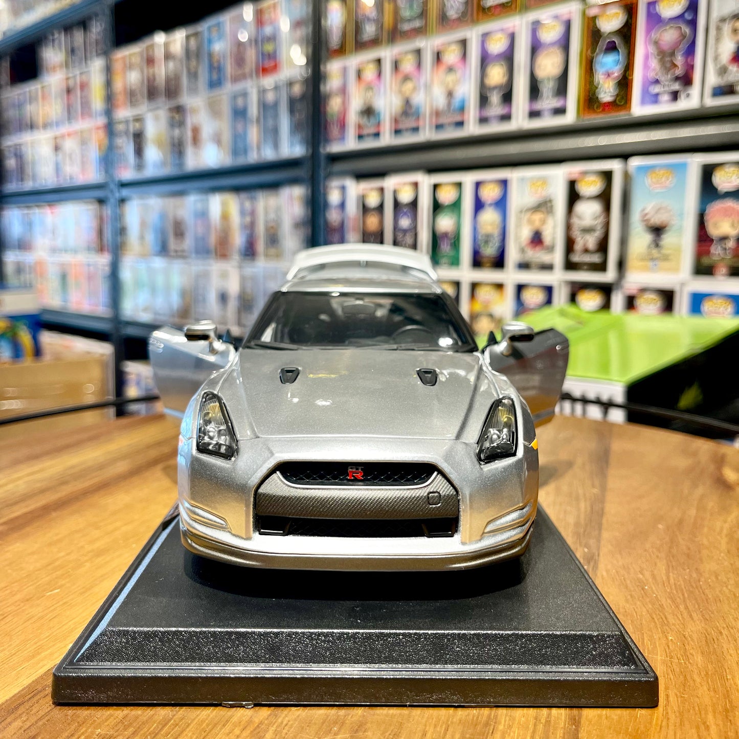 Maisto: 2009 Nissan GT-R (R35) 1:18 Scale – 313 Figs and Toys